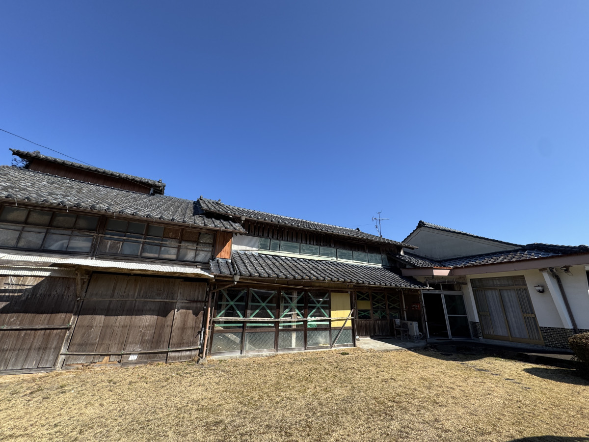 No.210【本城校区／築１１０年以上＋納屋・倉庫付き／５K／売：１００万】「満天青空　古民家再生にもってこい」：伊佐市空き家バンク