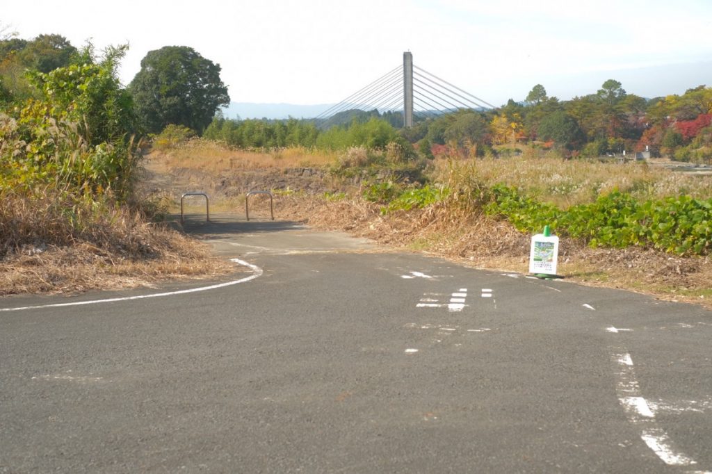 曽木の滝公園の対岸にある「路傍休憩所」への道順