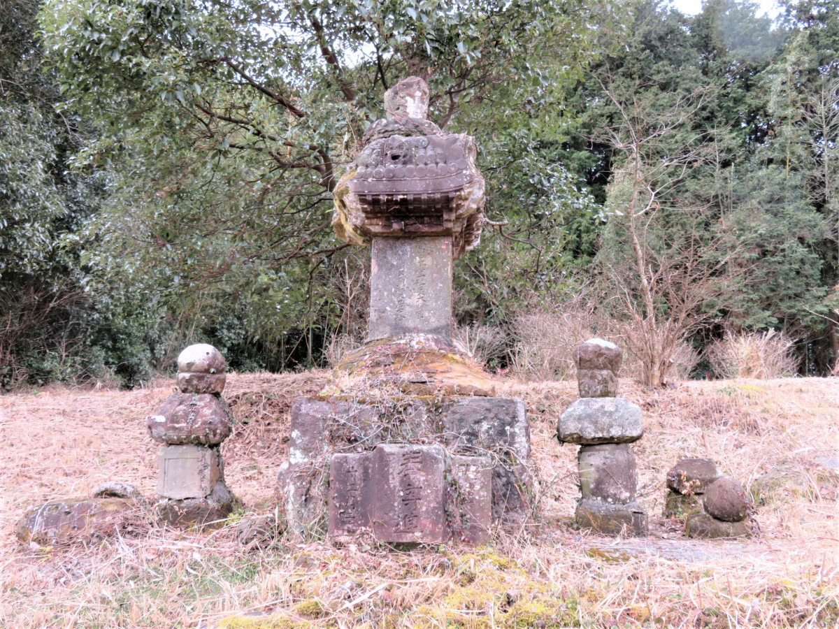 伊佐市の伝「源頼朝の石塔」 #伊佐たび